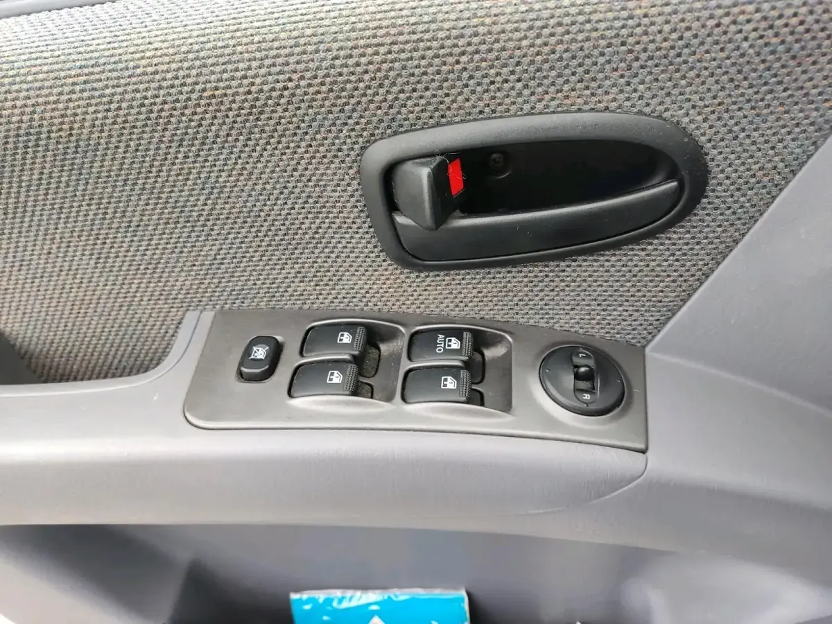 Second-hand Hyundai Matrix 101 CP (74 kW) 2005 Argintiu Monovolum