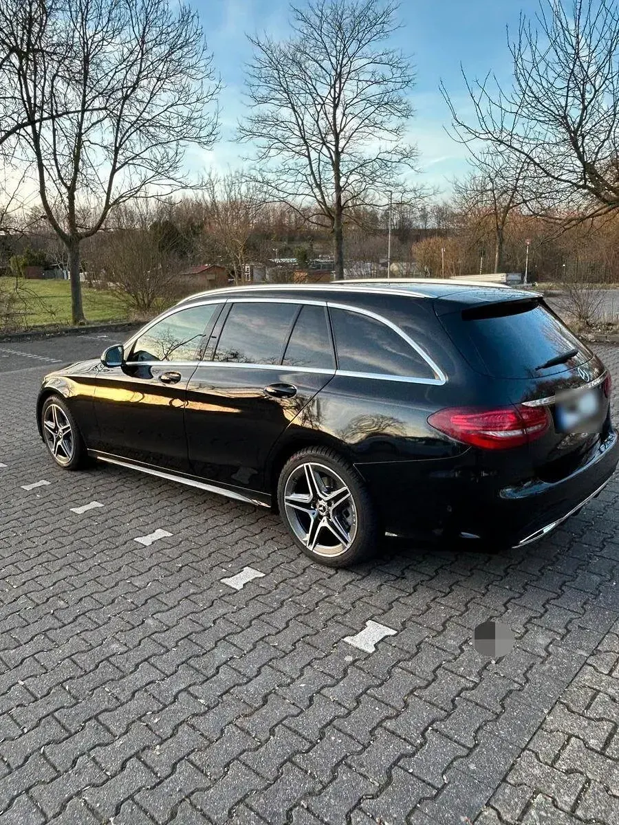 Gebraucht Mercedes C180 AMG 122 PS (89 kW) 2019 Schwarz Kombi
