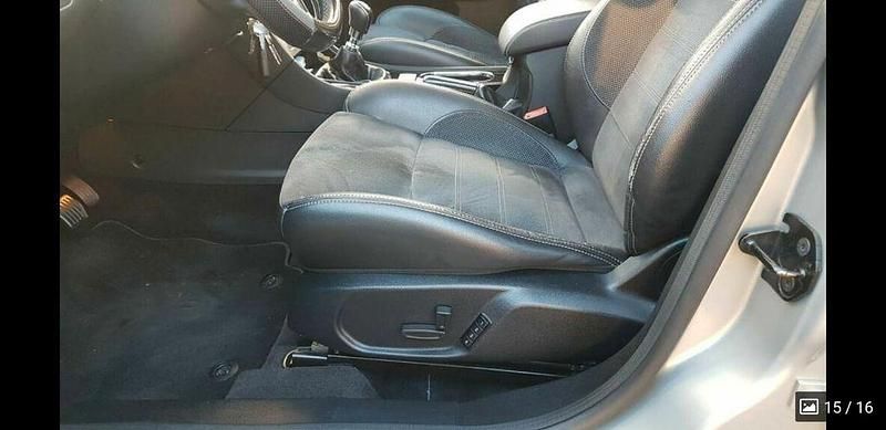 Gebraucht Ford Mondeo Titanium 140 PS (102 kW) 2009 Gold Limousine