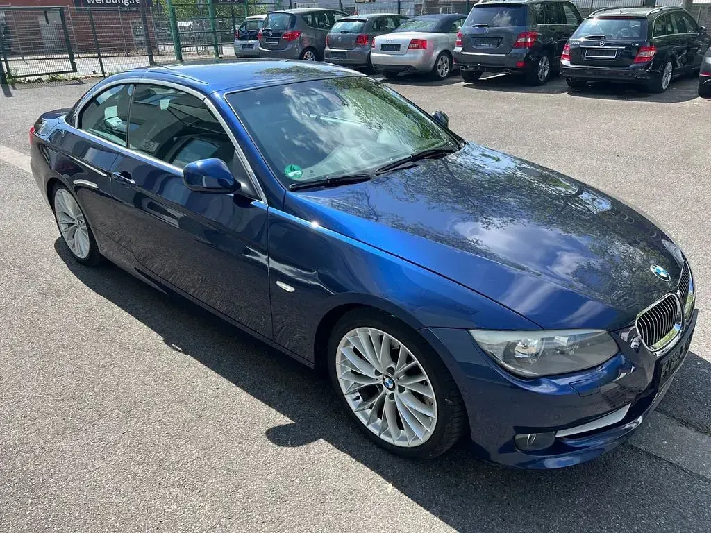 Gebraucht BMW 325 Cabriolet Performance 218 PS (160 kW) 2010 Blau Cabrio