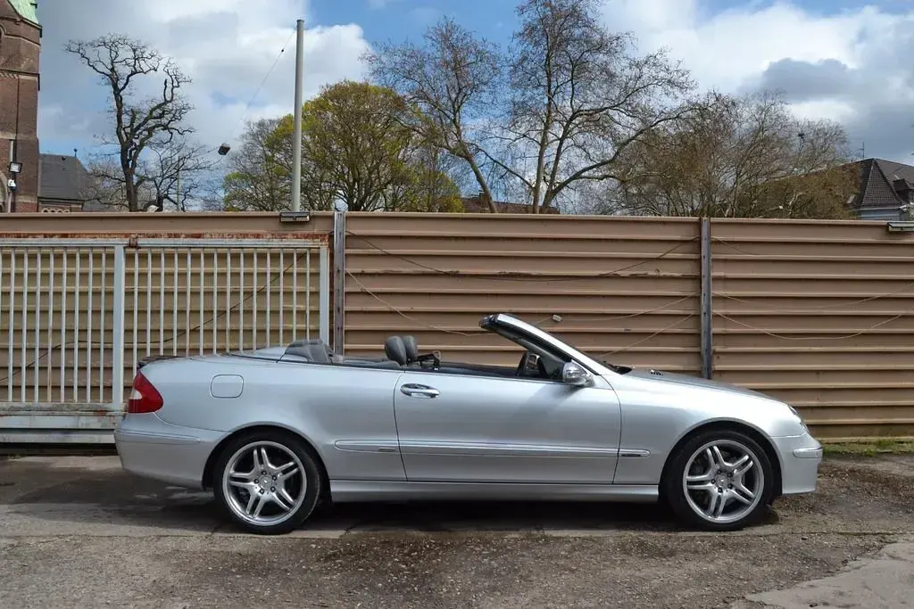 Gebraucht Mercedes CLK350 AMG 272 PS (200 kW) 2007 Silber Cabrio