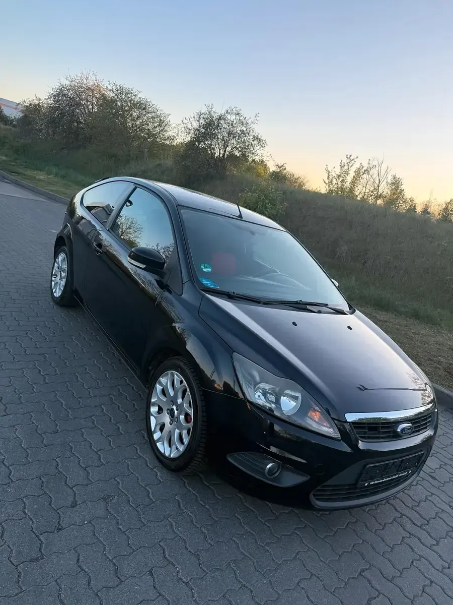 Gebraucht Ford Focus 116 PS (85 kW) 2008 Schwarz Kleinwagen