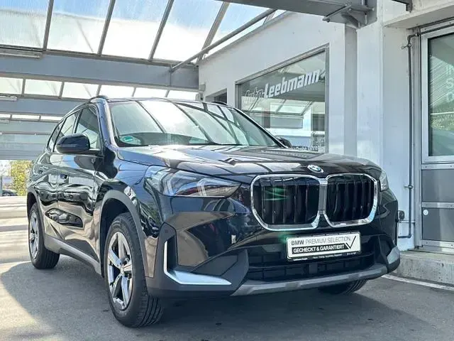Gebraucht BMW X1 Sport Line 136 PS (100 kW) 2024 Saphirschwarz (metallic) SUV