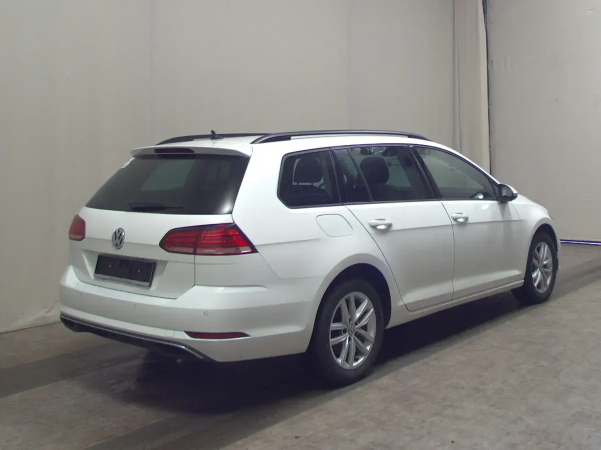 Gebraucht VW Golf VII Comfortline 116 PS (85 kW) 2020 Weiss Kombi