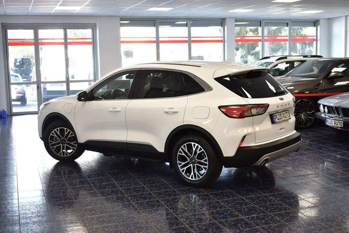 Gebraucht Ford Kuga Titanium 224 PS (164 kW) 2021 Weiß SUV