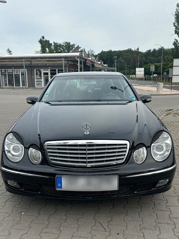Gebraucht 2004 Mercedes E240 Limousine | 4.800 € (Etwas zu teuer) - Bild 1/4