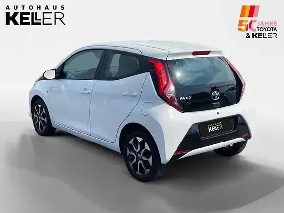 Gebraucht Toyota Aygo X-play 72 PS (52 kW) 2019 Weiß Kleinwagen