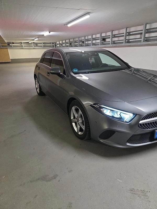 Gebraucht Mercedes A250 224 PS (164 kW) 2018 Grau Kleinwagen