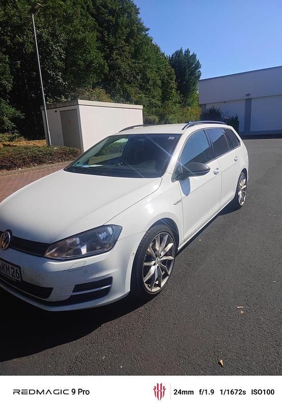 Weiß Gebraucht 2014 VW Golf VII Kombi | 8.850 € (Guter Preis) - Bild 1/4