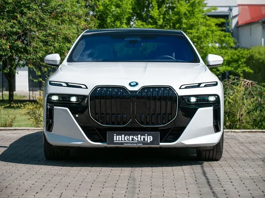 Gebraucht BMW i7 M Sport 400 kW (544 PS) 2026 Weiß Limousine