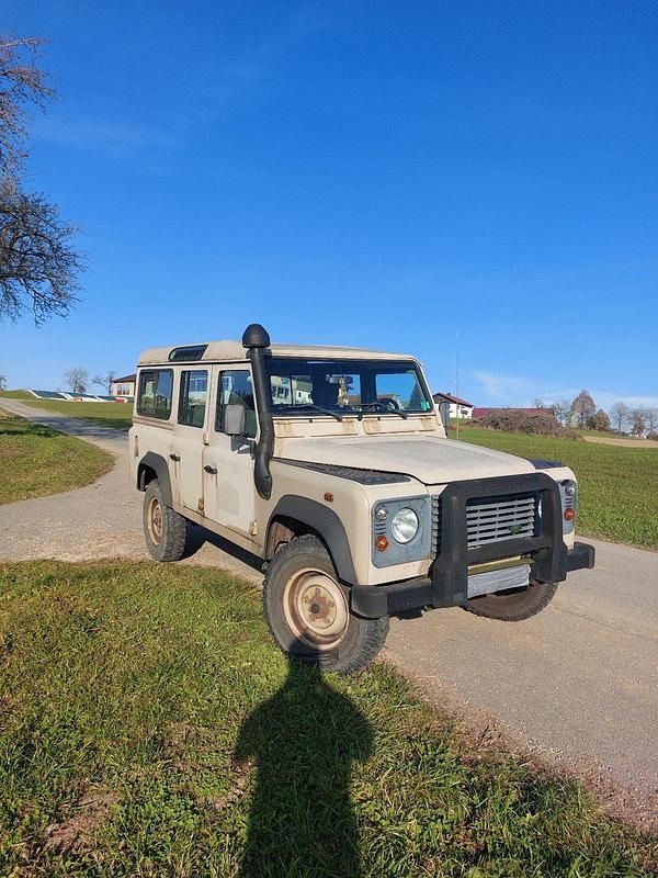 Beige Gebraucht 2005 Land Rover Defender SUV | 26.500 € - Bild 1/4