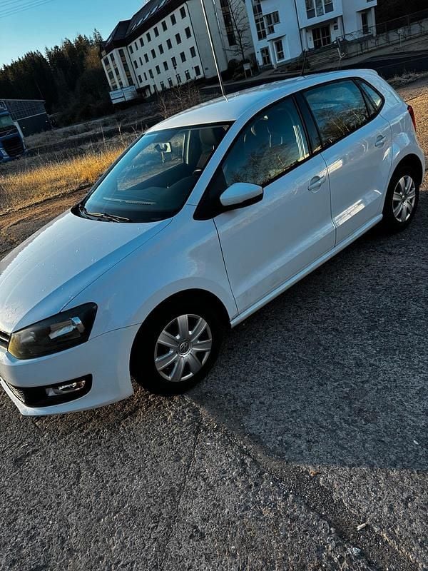 Weiß Gebraucht 2010 VW Polo Kleinwagen | 3.000 € (Superpreis) - Bild 1/4