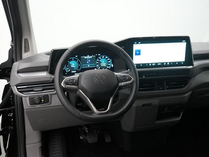 Gebraucht VW T7 Style 150 PS (110 kW) 2025 Midnight black Van