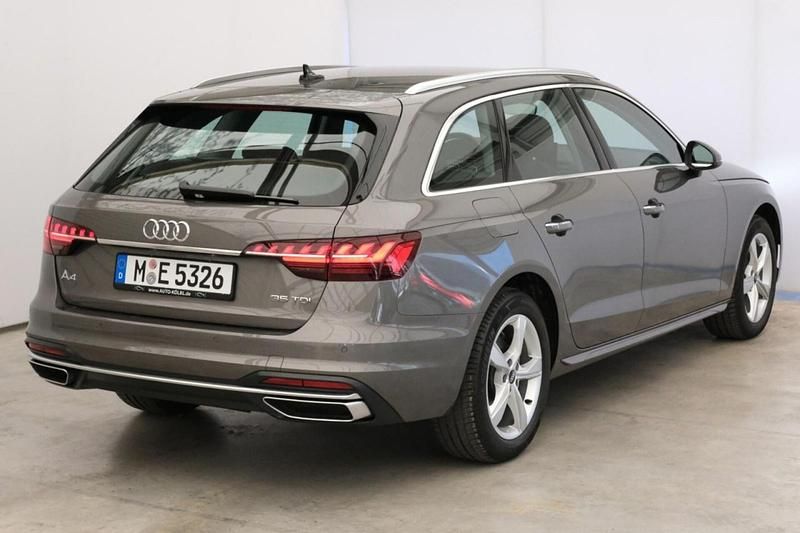 Gebraucht Audi A4 Advanced 163 PS (119 kW) 2021 Grau metallic Kombi
