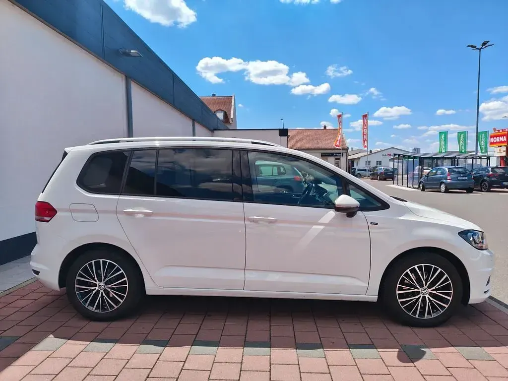 Gebraucht VW Touran Join 150 PS (110 kW) 2019 Weiß Van / Kleinbus
