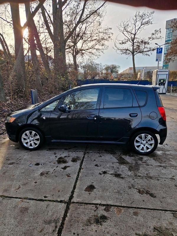 Gebraucht Mitsubishi Colt 95 PS (69 kW) 2010 Schwarz Kleinwagen