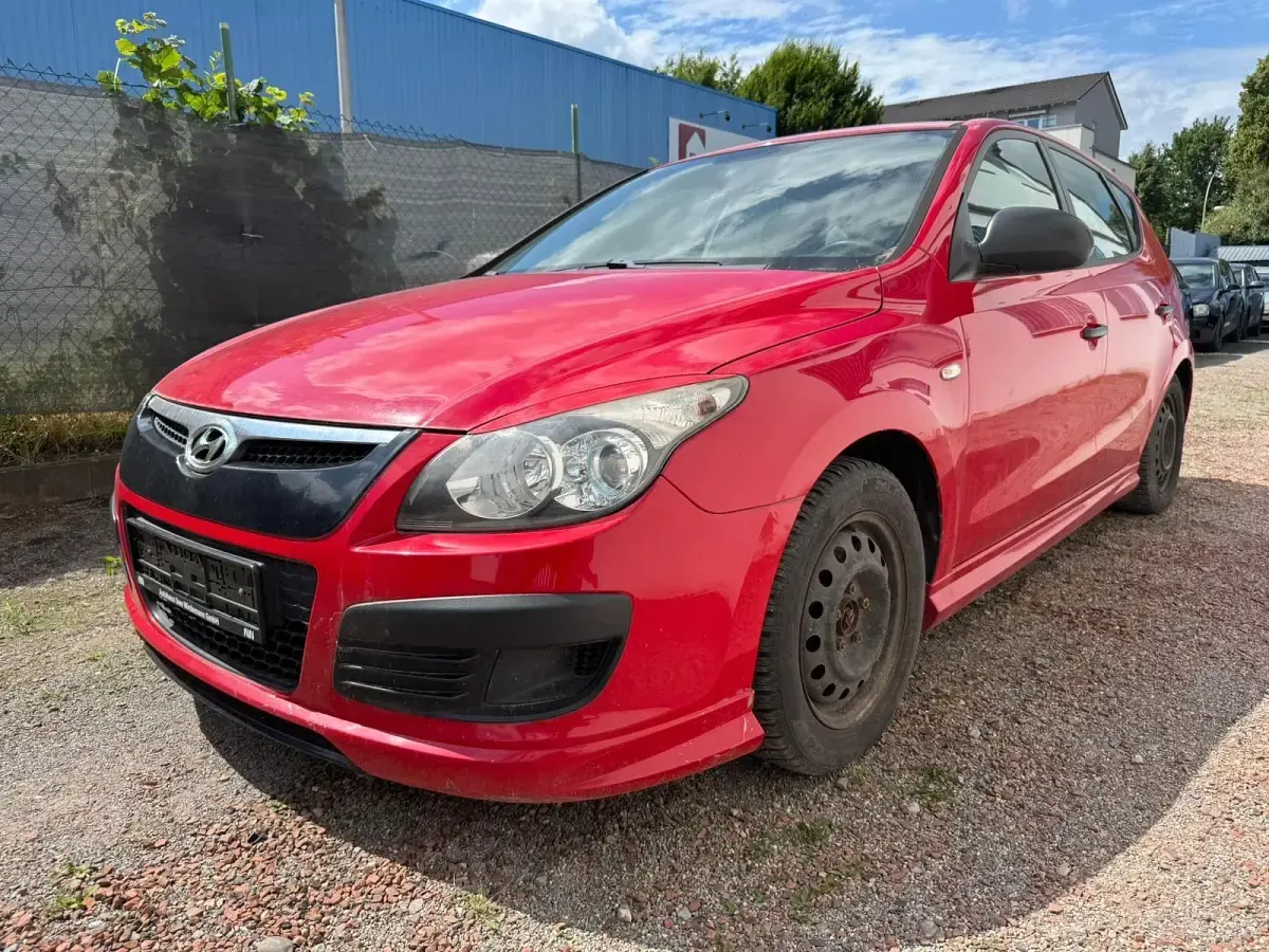 Gebraucht Hyundai i30 109 PS (80 kW) 2009 Rot Kleinwagen