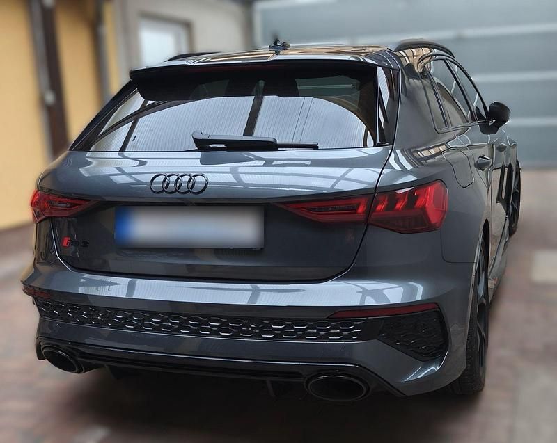 Gebraucht Audi RS3 Ambiente 400 PS (294 kW) 2023 Grau Limousine