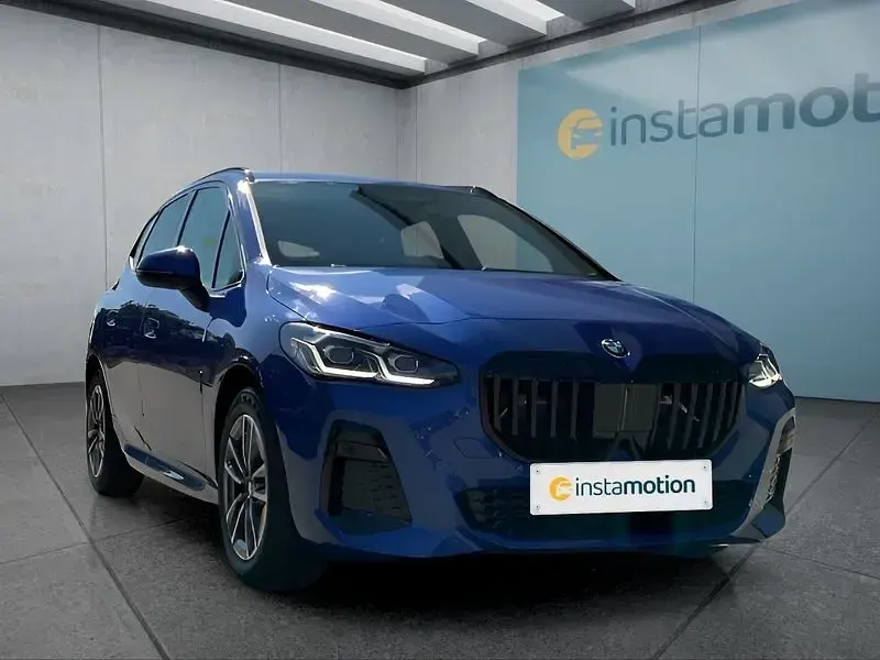 Neu BMW 220 Active Tourer 156 PS (114 kW) 2026 Blau Van / Kleinbus
