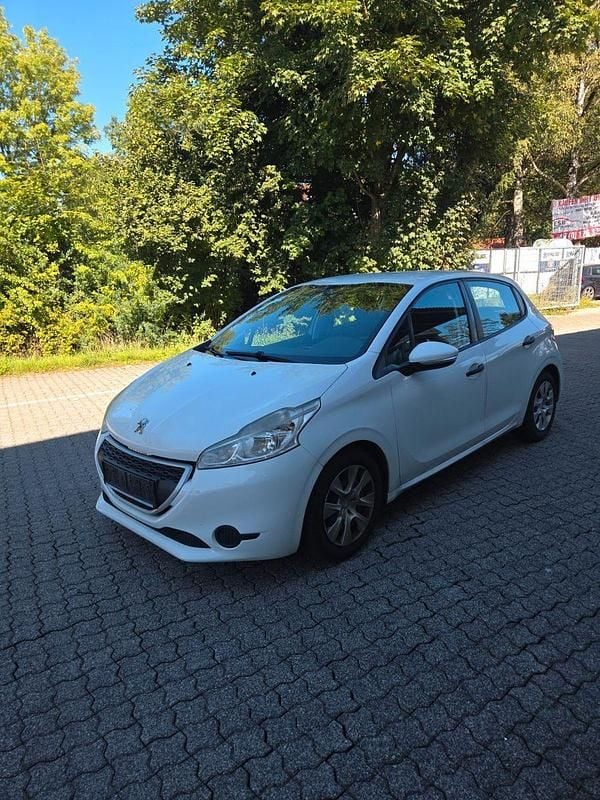 Gebraucht Peugeot 208 Access 68 PS (50 kW) 2012 Weiß Kleinwagen