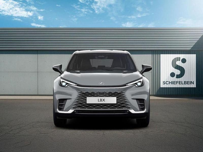 Neu Lexus LBX 136 PS (100 kW) 2026 Grau SUV