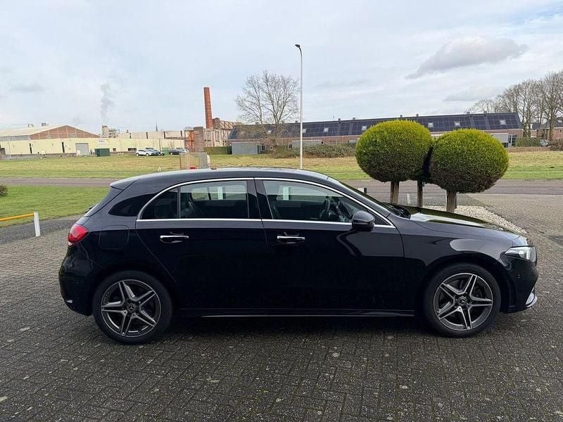 Gebraucht Mercedes A250 AMG line 160 PS (117 kW) 2022 Schwarz Limousine