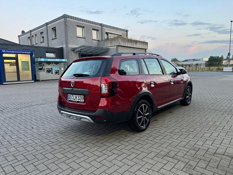Rot Gebraucht 2020 Dacia Logan MCV Kombi | 8.499 € (Fairer Preis) - Bild 1/4