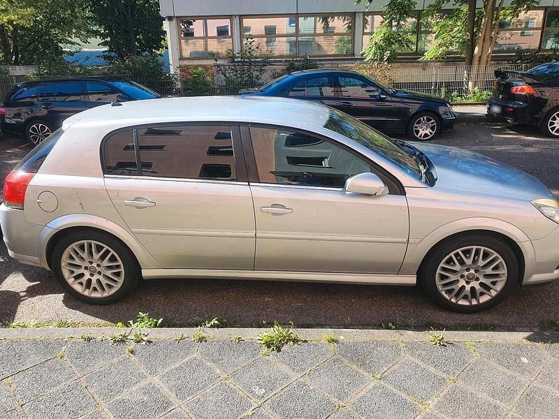 Gebraucht Opel Signum 155 PS (114 kW) 2008 Silber Kleinwagen