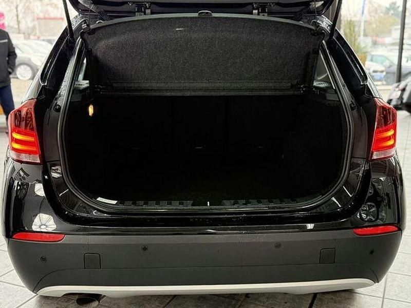 Gebraucht BMW X1 Basis 177 PS (130 kW) 2012 Black sapphire metallic SUV