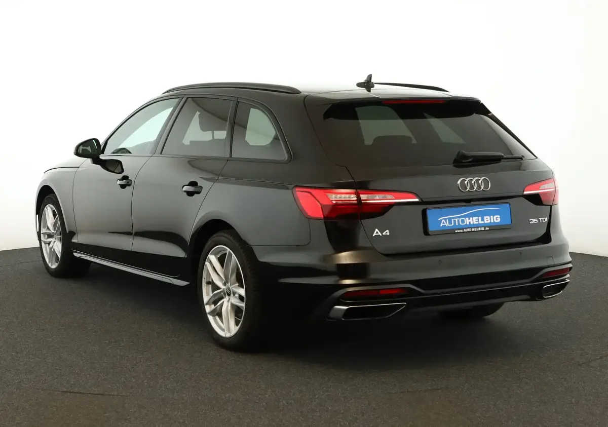 Gebraucht Audi A4 Advanced 163 PS (119 kW) 2023 Mythosschwarz metallic Kombi