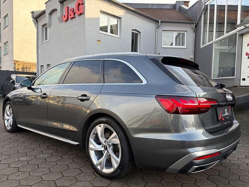 Gebraucht Audi A4 S-Line 163 PS (119 kW) 2022 Grau Kombi