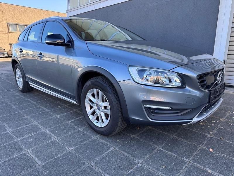 Gebraucht Volvo V60 CC 150 PS (110 kW) 2017 Grau Kombi