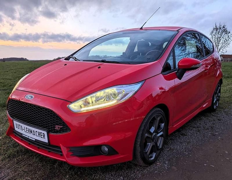 Używany Ford Fiesta ST 182 KM (133 kW) 2016 Czerwony Hatchback