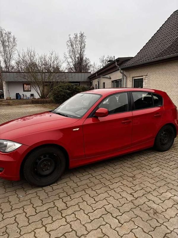 Gebraucht BMW 120 170 PS (125 kW) 2011 Rot Kleinwagen