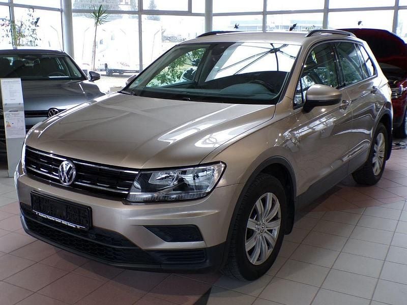 Gebraucht VW Tiguan Trendline 150 PS (110 kW) 2017 Titanium beige SUV