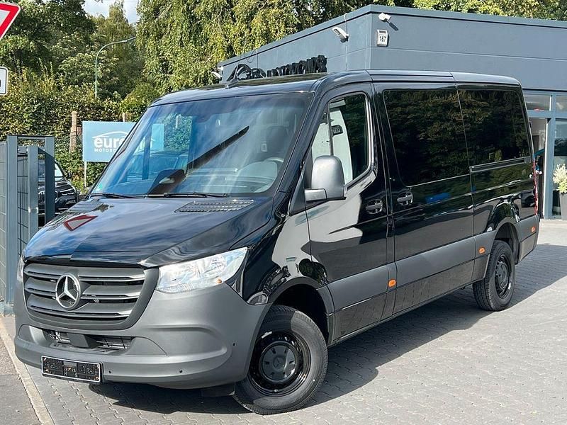 Schwarz Neu 2025 Mercedes Sprinter Van | 64.990 € - Bild 1/4