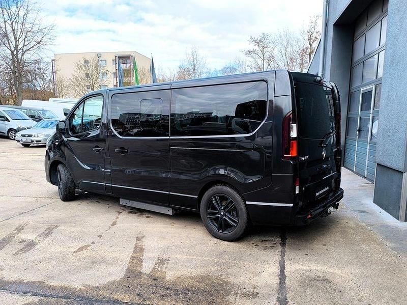 Gebraucht Renault Trafic 145 PS (106 kW) 2018 Schwarz Van / Kleinbus