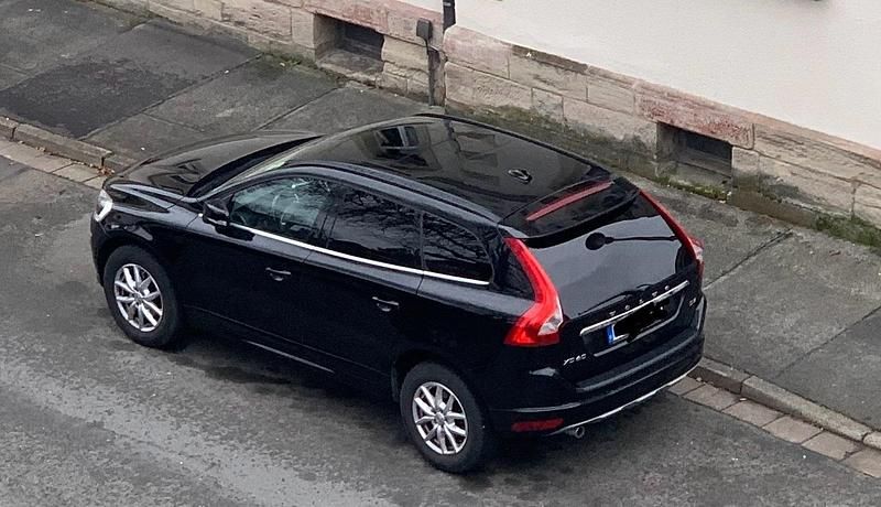 Schwarz Gebraucht 2017 Volvo XC60 SUV | 15.999 € (Fairer Preis) - Bild 1/4
