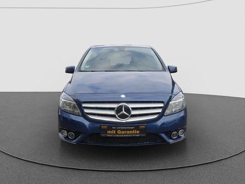Gebraucht Mercedes B180 122 PS (89 kW) 2012 Andere Van / Kleinbus