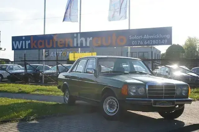 Gebraucht Mercedes 200 60 PS (44 kW) 1979 Limousine