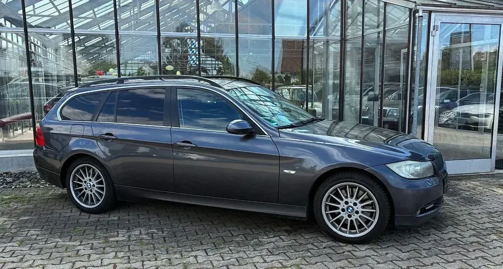 Gebraucht BMW 325 218 PS (160 kW) 2007 Grau Kombi