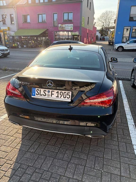 Gebraucht Mercedes CLA220 177 PS (130 kW) 2018 Schwarz Limousine