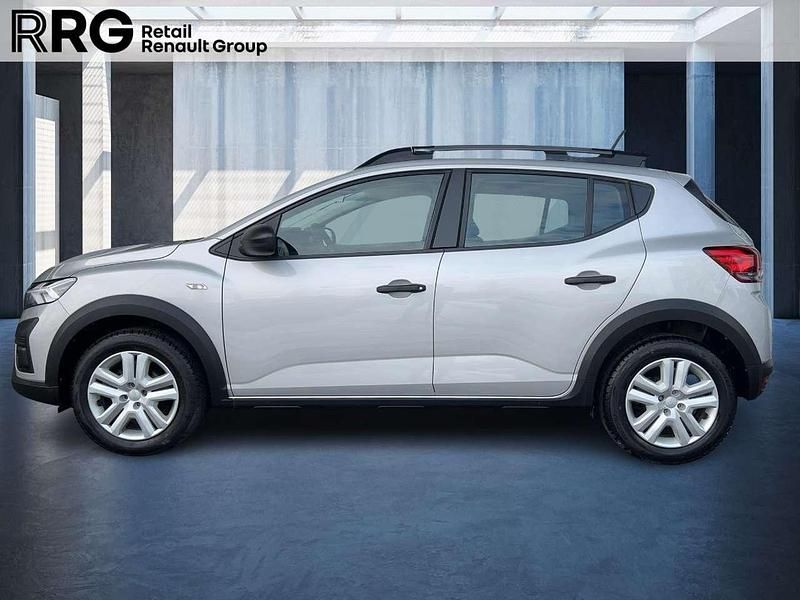 Gebraucht Dacia Sandero Essentiel 91 PS (66 kW) 2024 Moonstonegrau Limousine