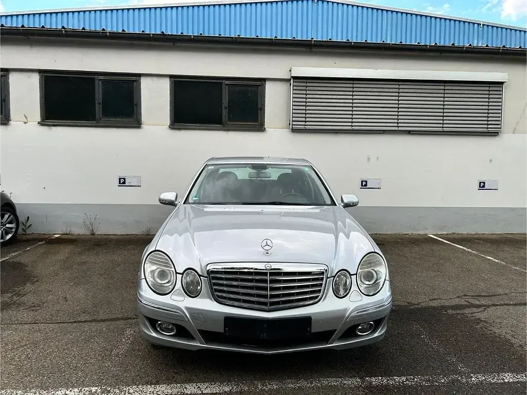 Gebraucht Mercedes E220 Elegance 170 PS (125 kW) 2006 Silber Limousine