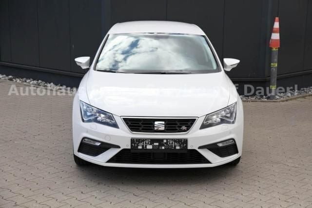 Używany Seat Leon FR 150 KM (110 kW) 2017 Biały Sedan/Limuzyna