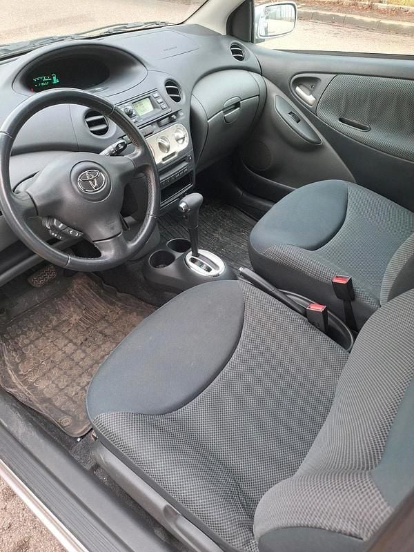 Gebraucht 2003 Toyota Yaris Kleinwagen | 2.650 € (Fairer Preis) - Bild 1/4