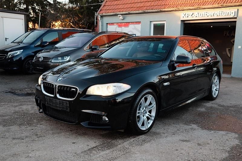 Schwarz Gebraucht 2012 BMW 520 M Sport Kombi | 6.700 € (Guter Preis) - Bild 1/4