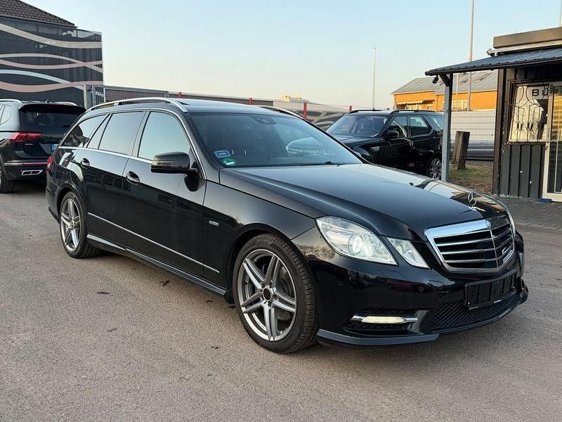 Gebraucht Mercedes E300 Avantgarde 231 PS (169 kW) 2010 Schwarz Kombi