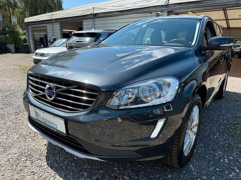 Grau Gebraucht 2017 Volvo XC60 Summum SUV | 12.990 € (Etwas zu teuer) - Bild 1/4