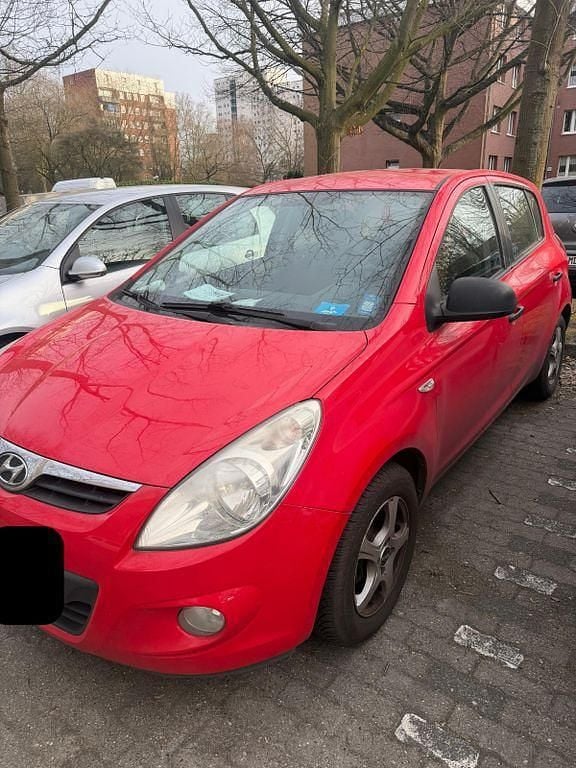 Gebraucht Hyundai i20 Classic 77 PS (56 kW) 2011 Rot Kleinwagen